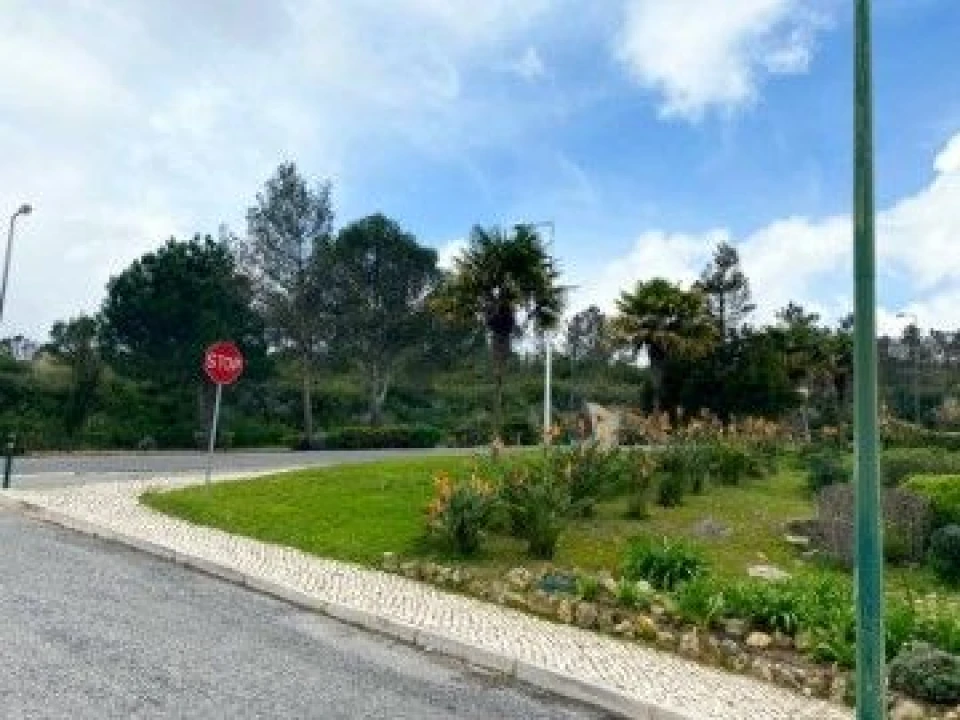 Terreno para Venda em Queluz e Belas Foto 3