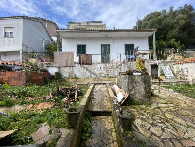 Moradia T2 para Venda em Almargem do Bispo, Pêro Pinheiro e Montelavar