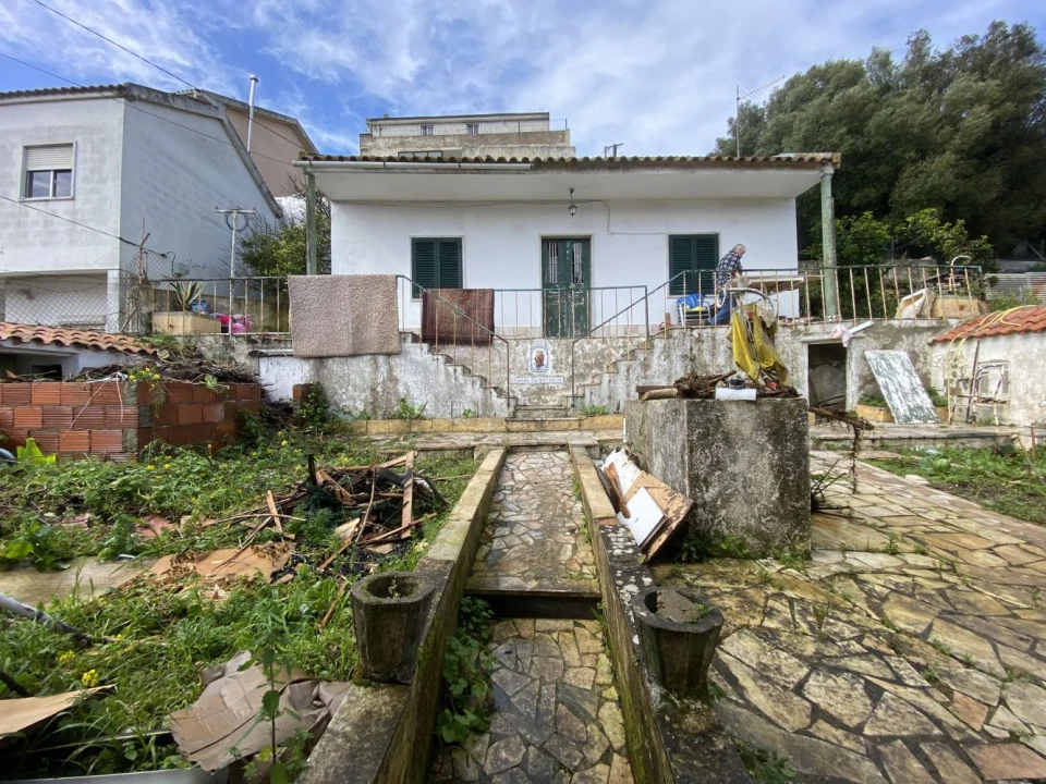 Moradia T2 para Venda em Almargem do Bispo, Pêro Pinheiro e Montelavar Foto 1