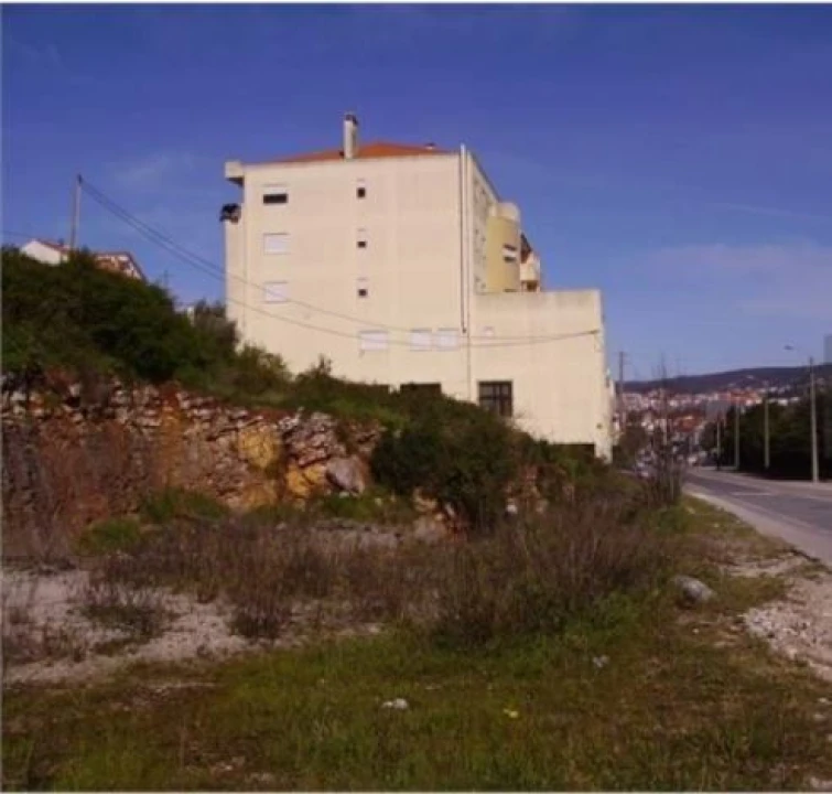 Terreno para Venda em Minde Foto 2