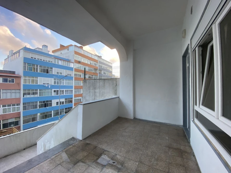 Apartamento T4 para Venda em Rio de Mouro Foto 19