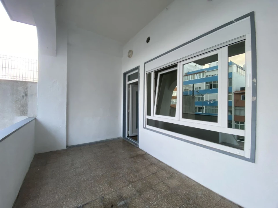 Apartamento T4 para Venda em Rio de Mouro Foto 17