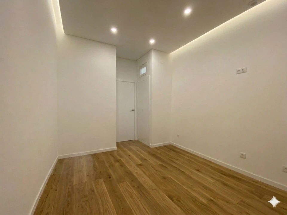 Apartamento T4 para Venda em Rio de Mouro Foto 23