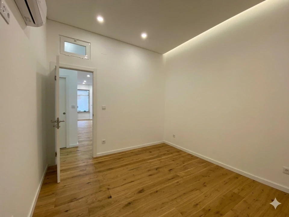 Apartamento T4 para Venda em Rio de Mouro Foto 19