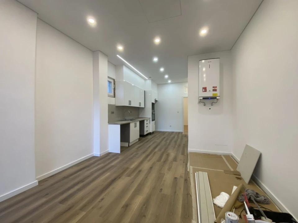 Apartamento T4 para Venda em Rio de Mouro Foto 3