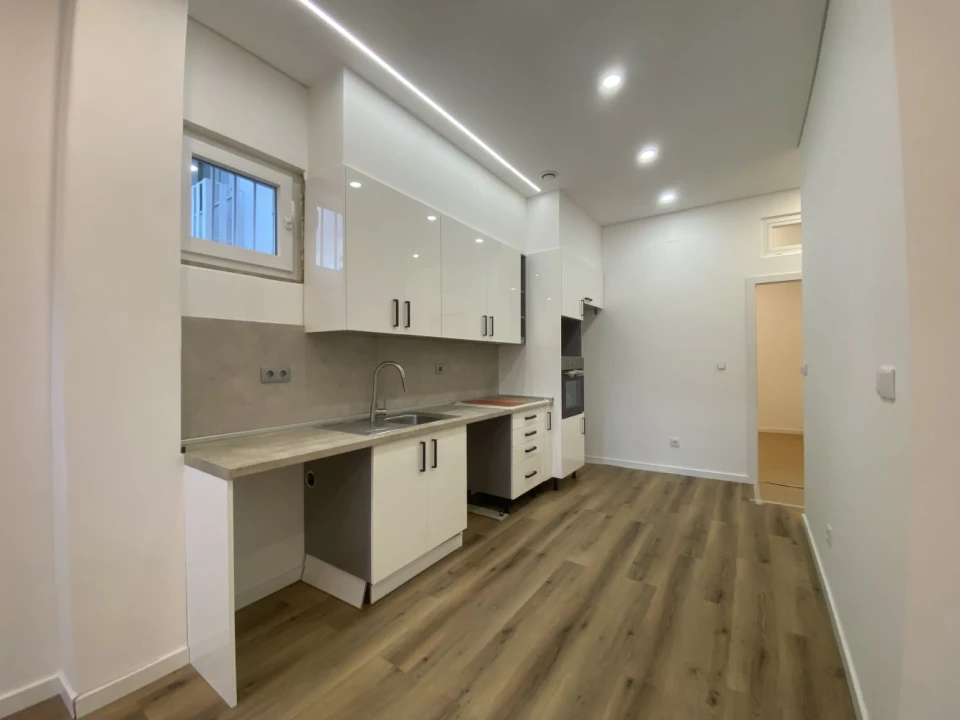 Apartamento T4 para Venda em Rio de Mouro Foto 1