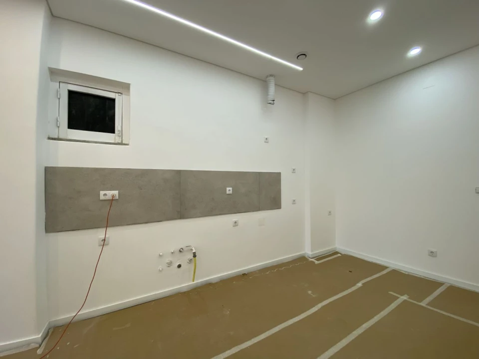 Apartamento T4 para Venda em Rio de Mouro Foto 10