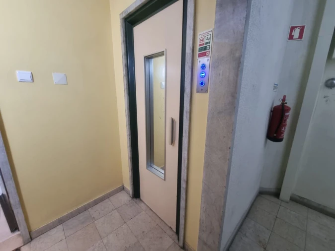 Apartamento T4 para Venda em Arroios Foto 3
