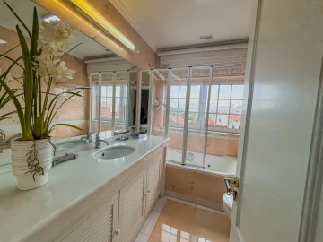 Moradia T7 para Venda em Alvalade