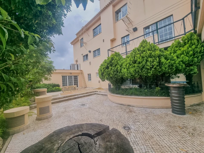 Moradia T7 para Venda em Alvalade Foto 12