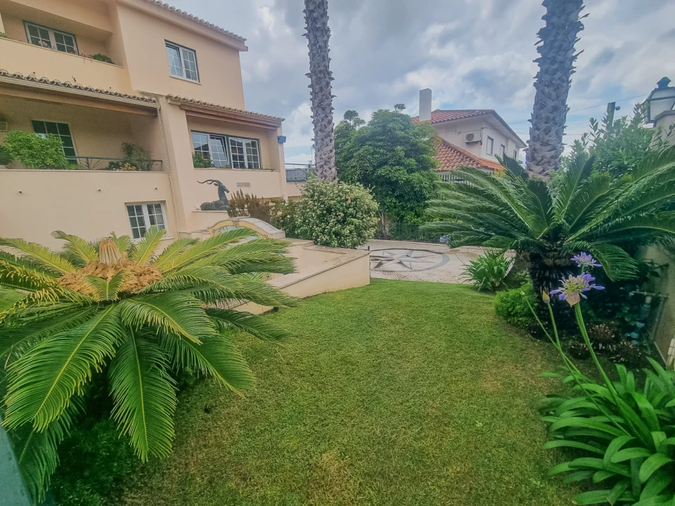 Moradia T7 para Venda em Alvalade Foto 13