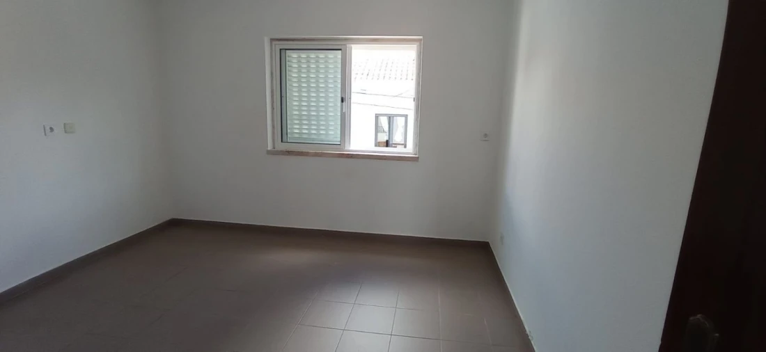 Moradia T5 para Venda em Casal de Cambra Foto 13