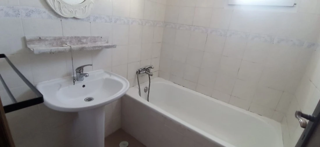 Moradia T5 para Venda em Casal de Cambra Foto 17