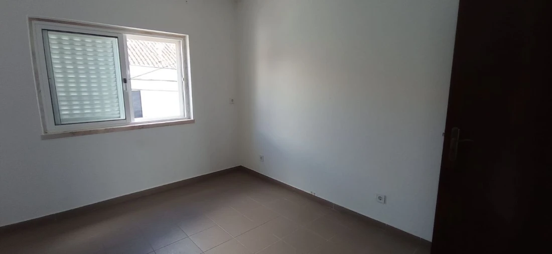 Moradia T5 para Venda em Casal de Cambra Foto 16