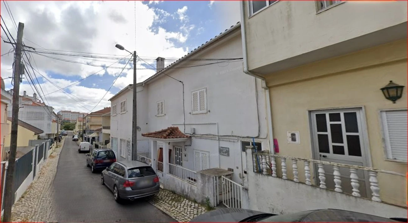 Moradia T5 para Venda em Casal de Cambra Foto 1