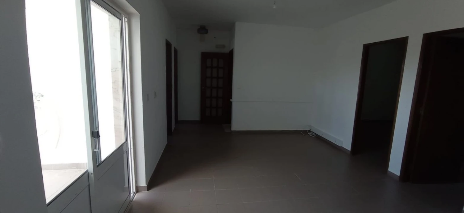 Moradia T5 para Venda em Casal de Cambra Foto 2