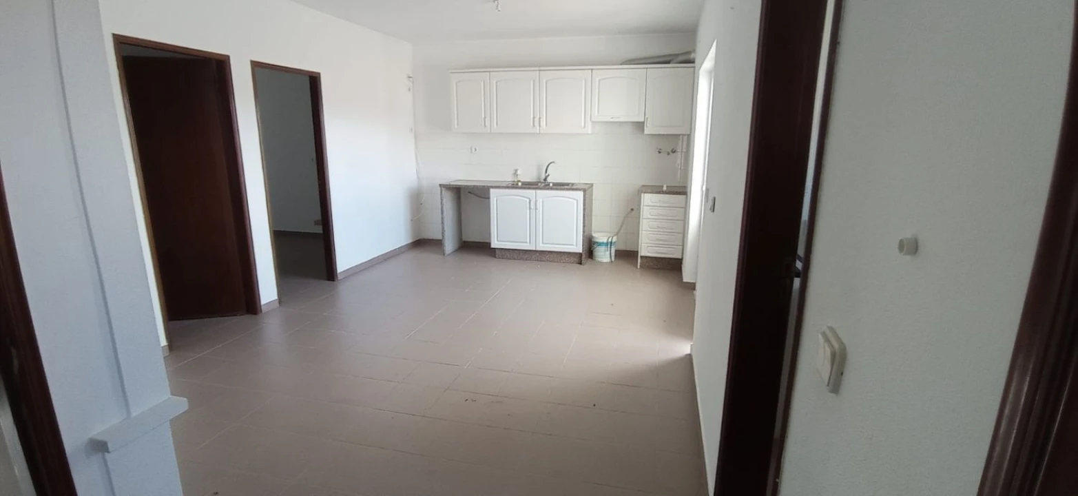 Moradia T5 para Venda em Casal de Cambra Foto 5