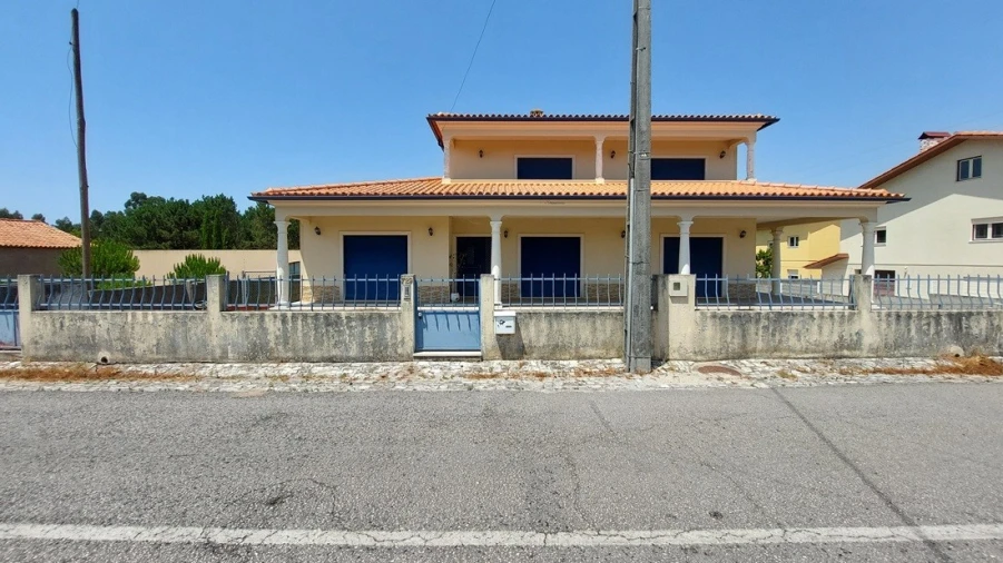 Moradia T4 para Venda em Monte Real e Carvide