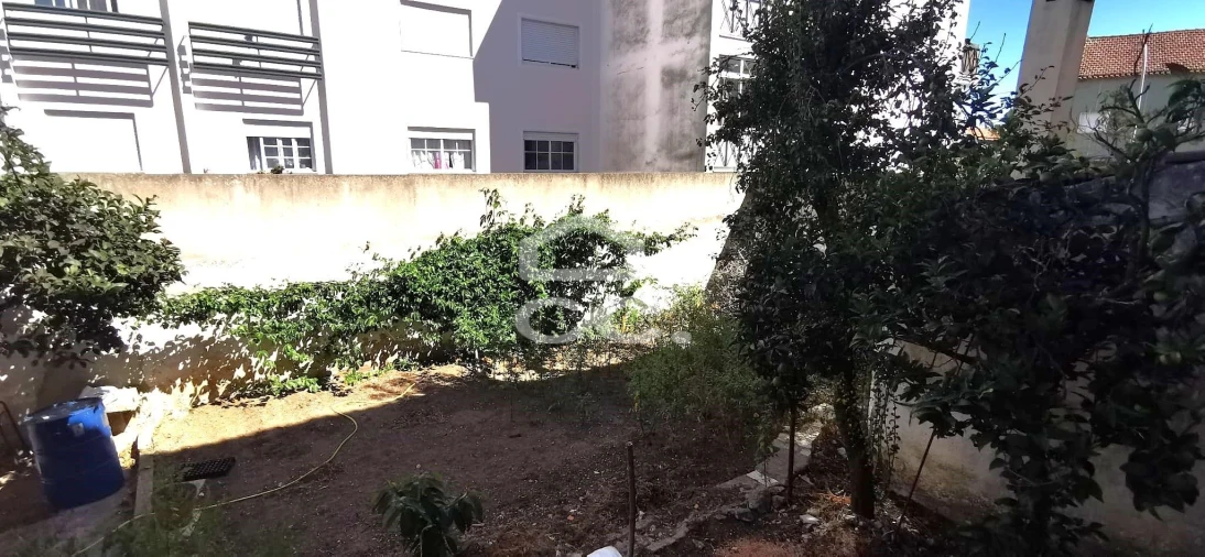 Prédio para Venda em Casal de Cambra Foto 33