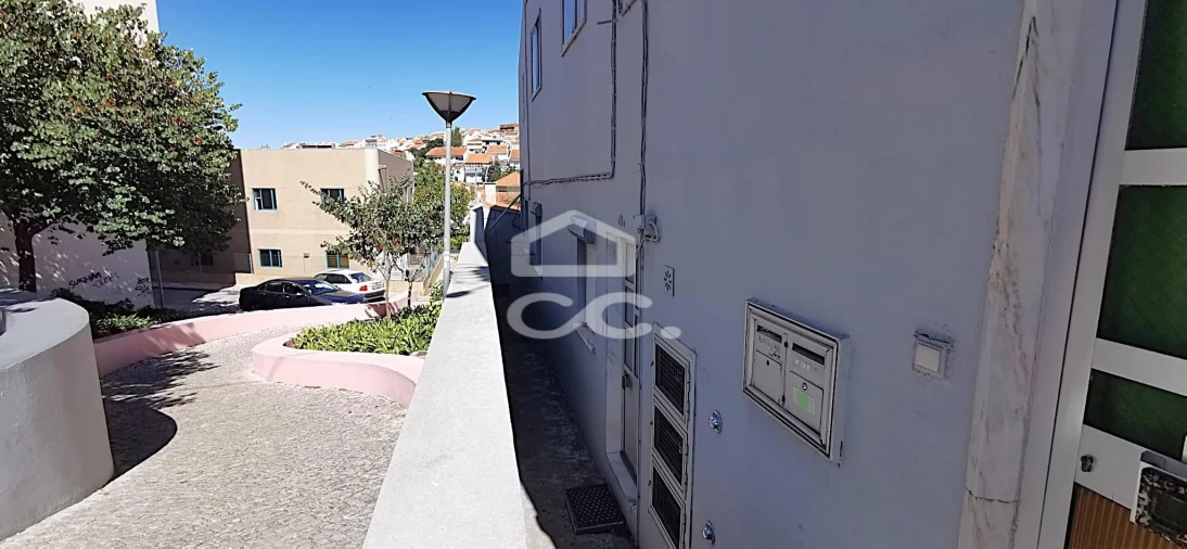 Prédio para Venda em Casal de Cambra Foto 2