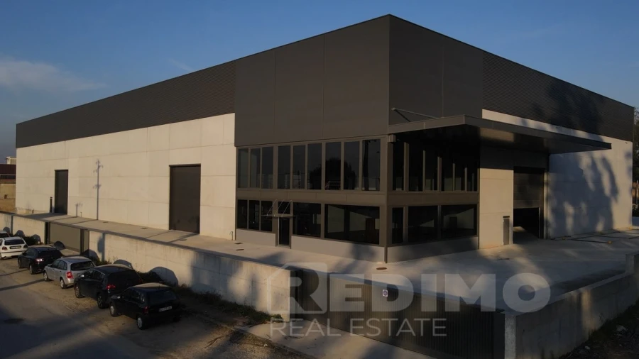 Armazém para Arrendamento em Lourosa