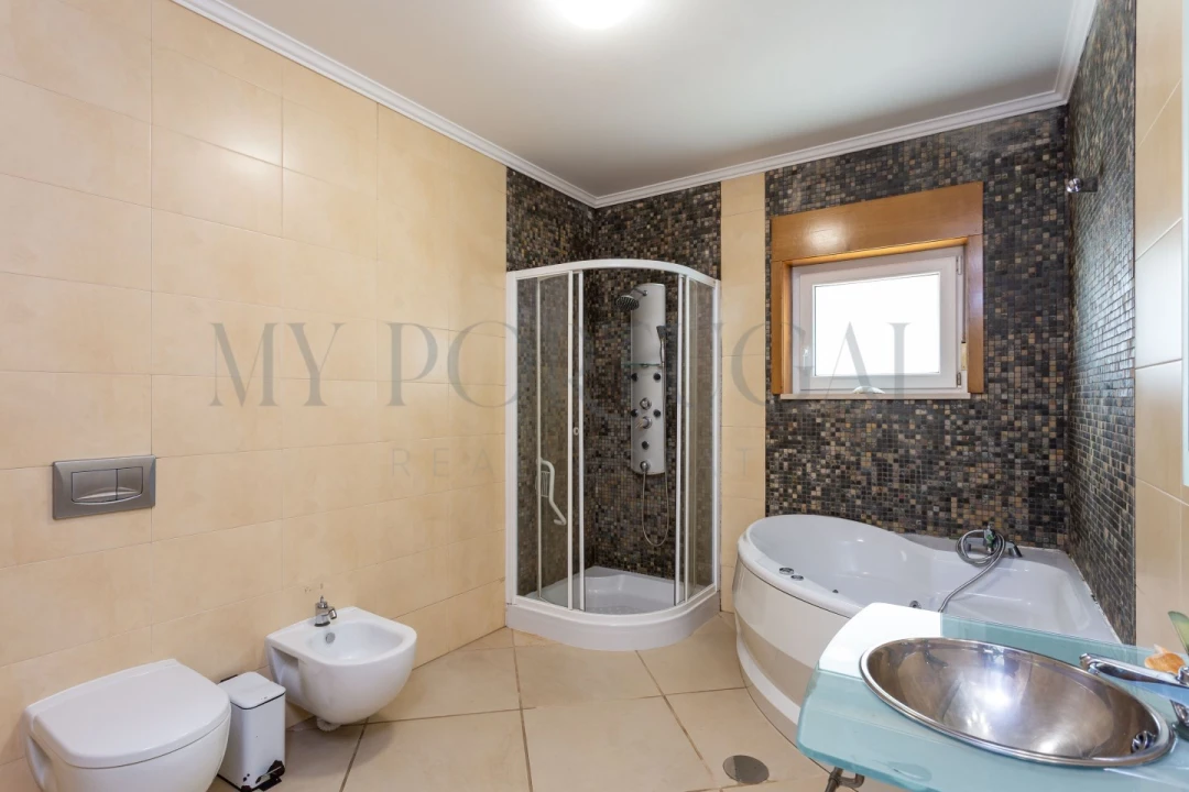 Moradia T5 para Venda em Gafanha da Encarnação Foto 11