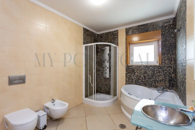 Moradia T5 para Venda em Gafanha da Encarnação Foto 11