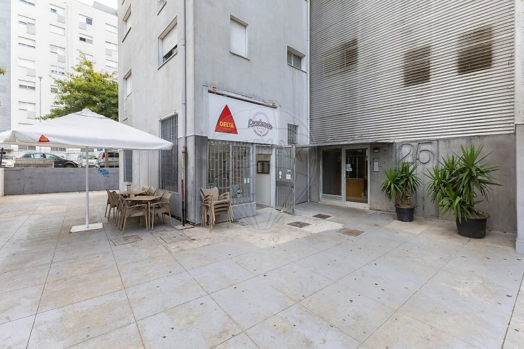 Loja para Venda em Vilar de Andorinho Foto 5