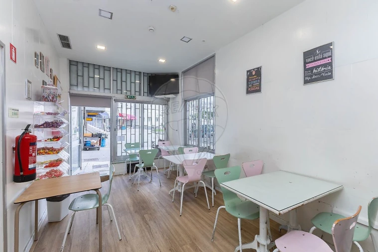 Loja para Venda em Vilar de Andorinho Foto 8