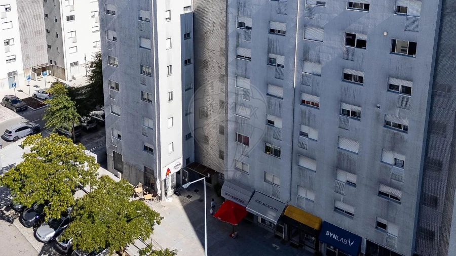 Loja para Venda em Vilar de Andorinho Foto 3