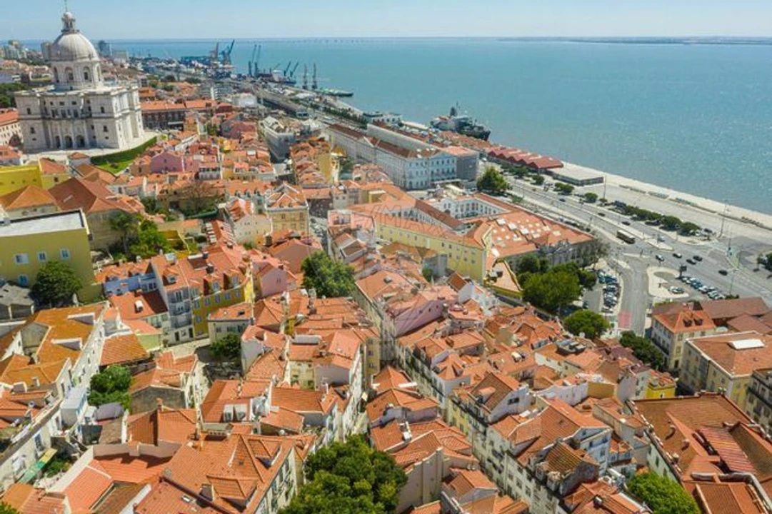 Negócio para Venda em Santa Maria Maior Foto 18