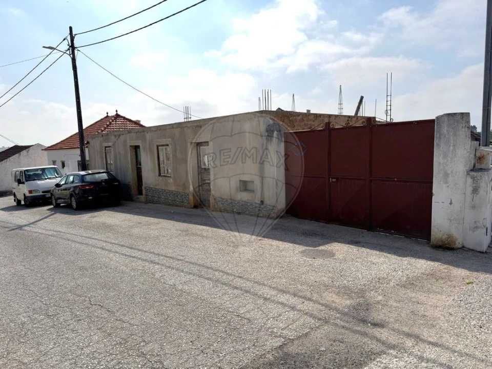 Moradia T3 para Venda em Vale do Paraiso Foto 1