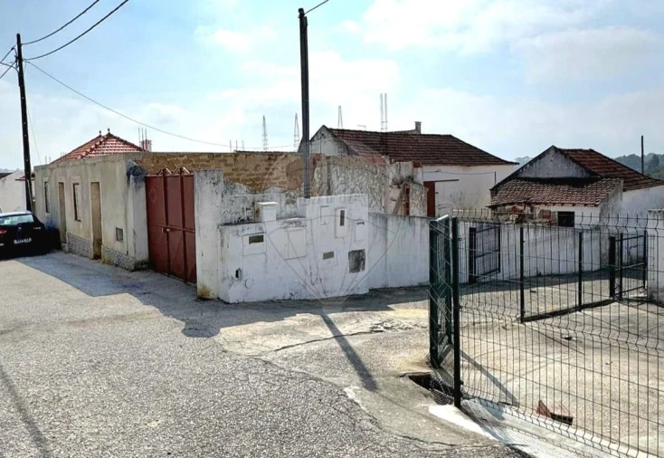 Moradia T3 para Venda em Vale do Paraiso Foto 2