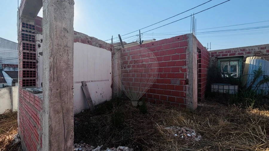 Moradia T3 para Venda em Vale do Paraiso Foto 5