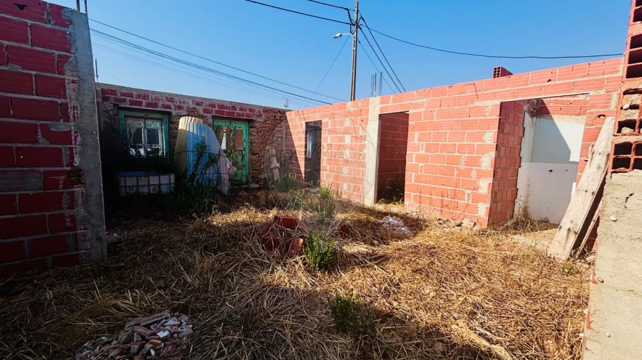 Moradia T3 para Venda em Vale do Paraiso Foto 3