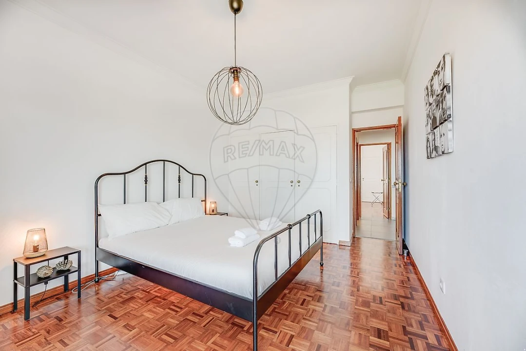 Apartamento T2 para Arrendamento em Colares Foto 10