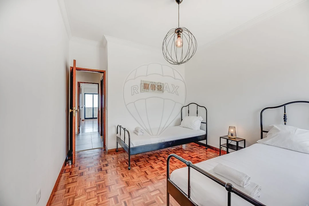 Apartamento T2 para Arrendamento em Colares Foto 14