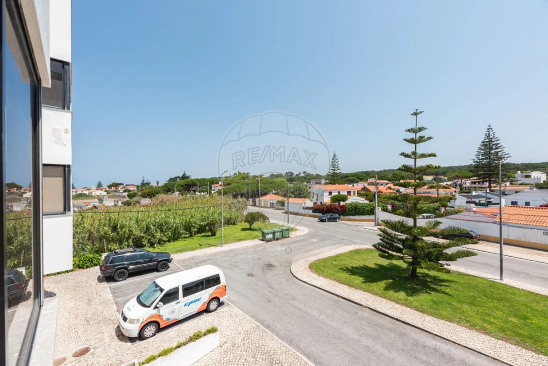 Apartamento T2 para Arrendamento em Colares Foto 27