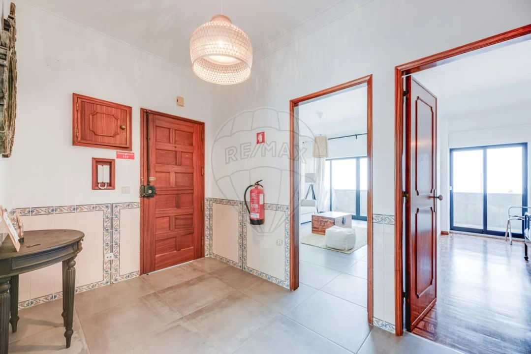 Apartamento T2 para Arrendamento em Colares Foto 3