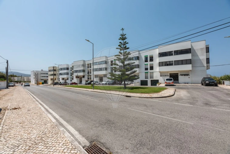 Apartamento T2 para Arrendamento em Colares Foto 34