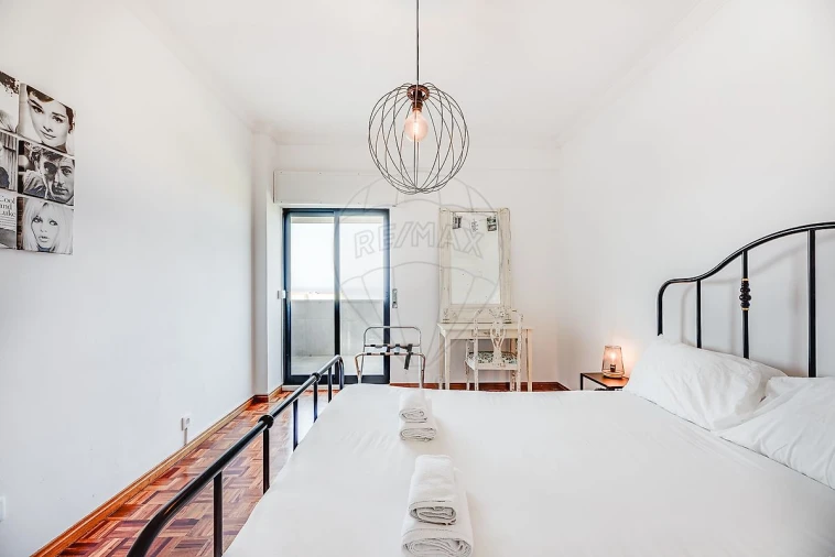 Apartamento T2 para Arrendamento em Colares Foto 9