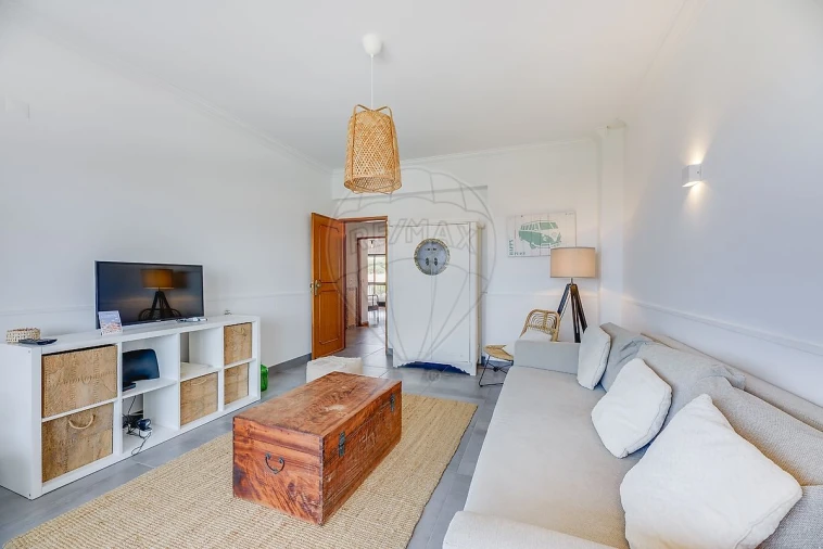 Apartamento T2 para Arrendamento em Colares Foto 7