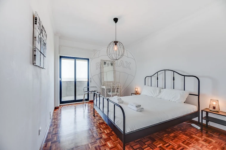 Apartamento T2 para Arrendamento em Colares Foto 8