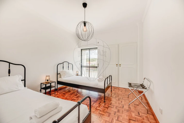 Apartamento T2 para Arrendamento em Colares Foto 12