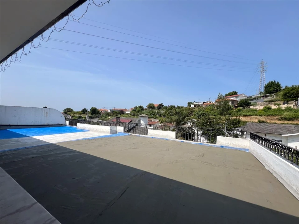 Apartamento T3 para Venda em Serzedo e Perosinho Foto 13