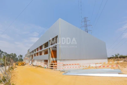 Armazém para Arrendamento em Chave