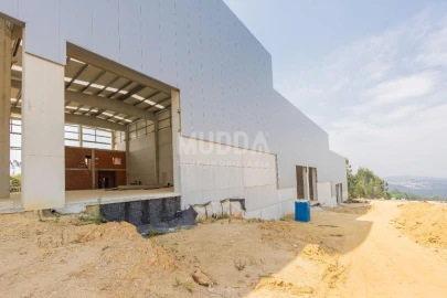 Armazém para Arrendamento em Chave