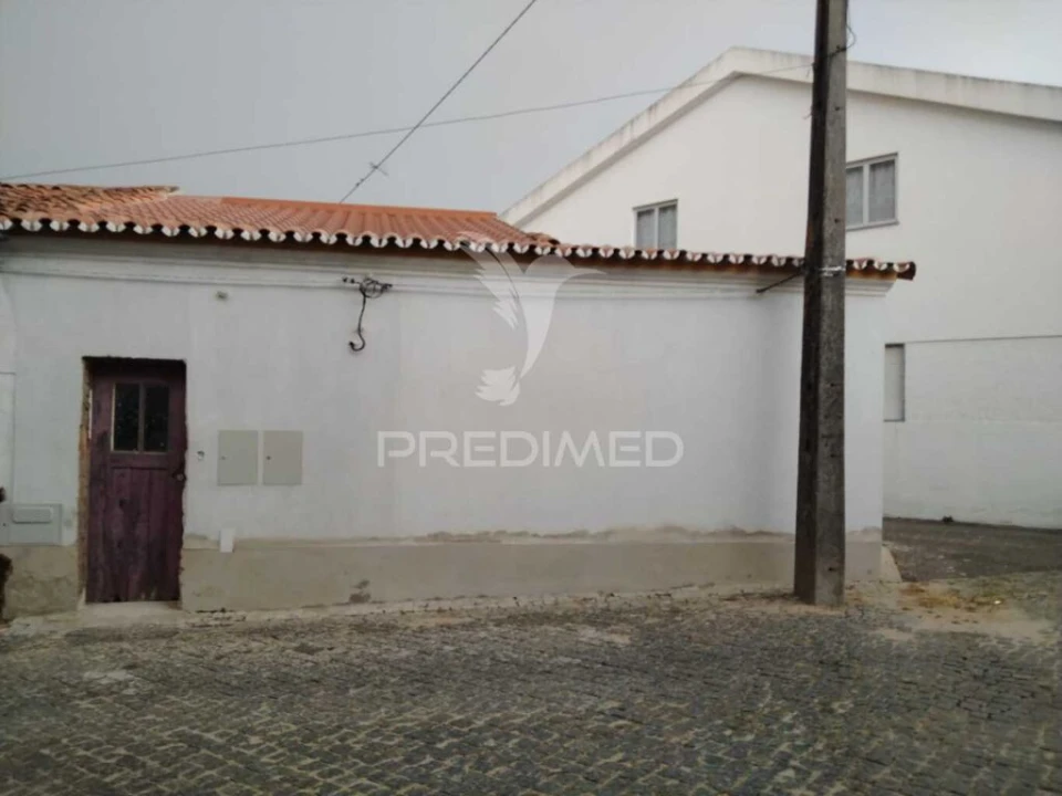 Moradia T2 para Venda em Alpalhão Foto 2