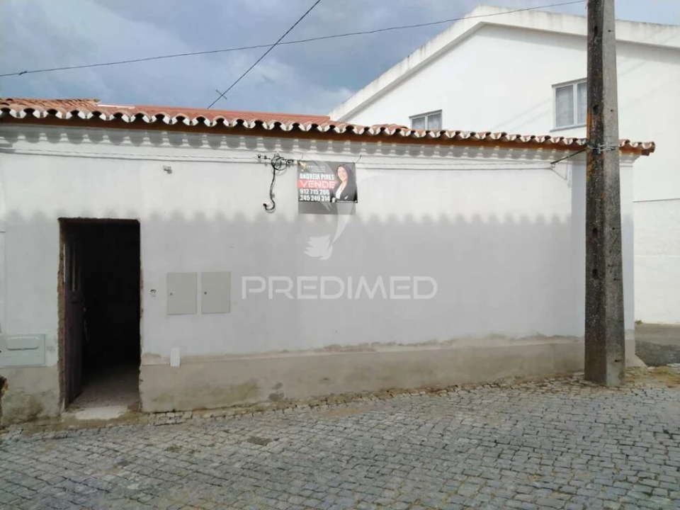 Moradia T2 para Venda em Alpalhão Foto 1
