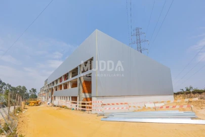 Armazém para Arrendamento em Chave